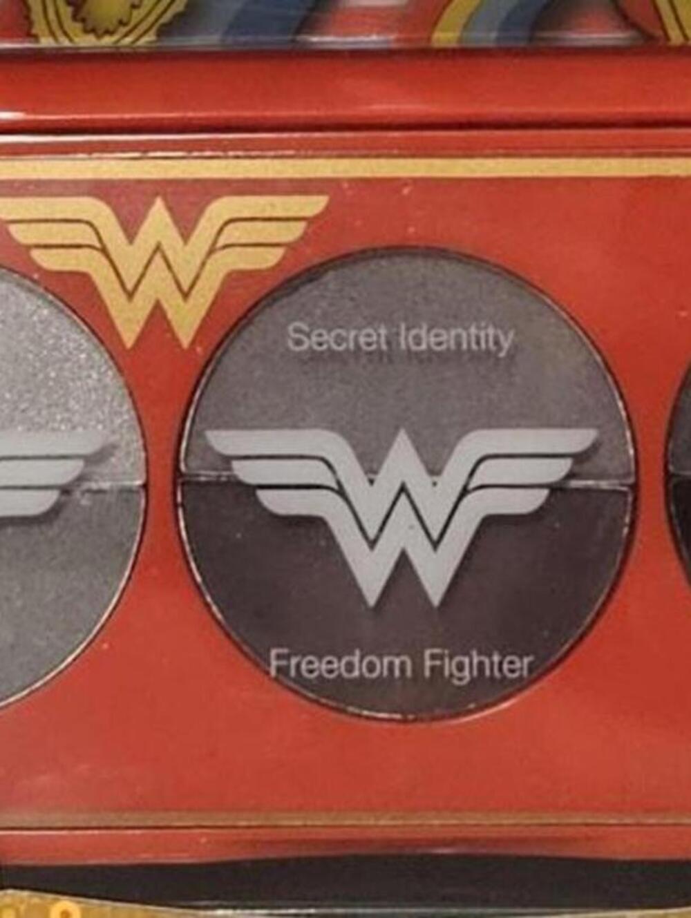 Rare Wonder Woman An Eye for Justice Eyeshadow Palette Compact 6 Colors ~ NEW